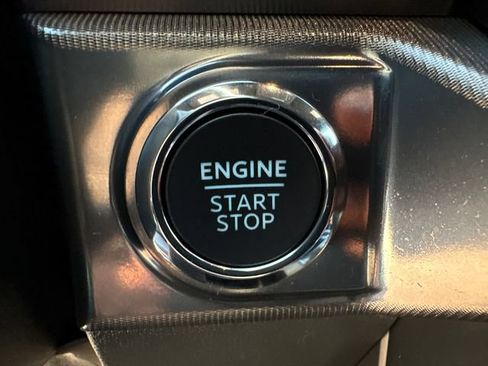 Certified 2025 Ford F150 Platinum AWD/4WD image 32
