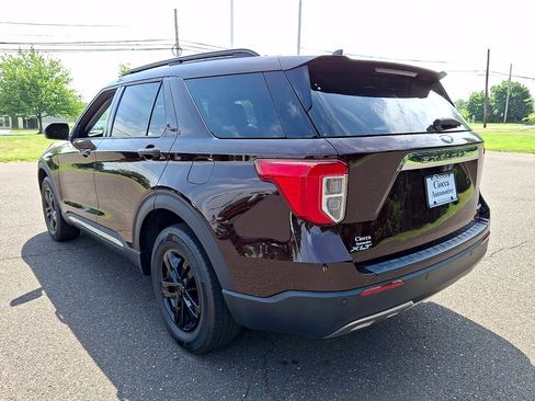 Used 2022 Ford Explorer XLT w/ Equipment Group 202A AWD/4WD image 6
