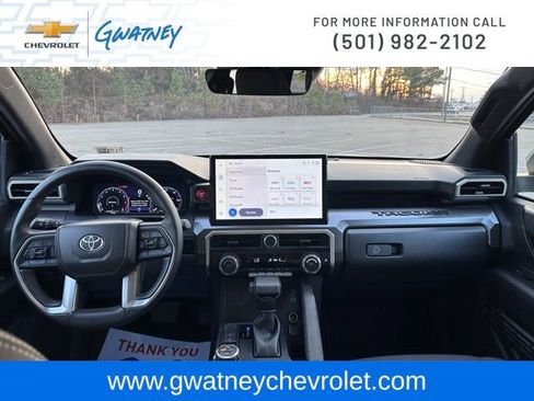 Used 2025 Toyota Tacoma TRD Off-Road image 24