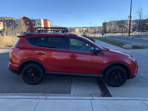 Used 2017 Toyota RAV4 LE image 9