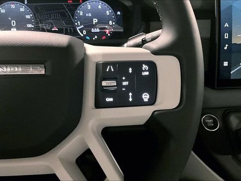 Certified 2025 Land Rover Defender 110 S AWD/4WD image 20