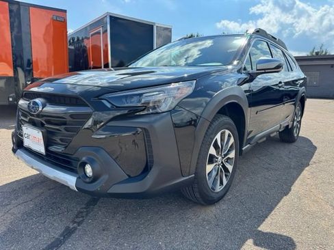 Used 2025 Subaru Outback Touring AWD/4WD image 3