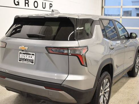 Used 2025 Chevrolet Equinox LT AWD/4WD image 4
