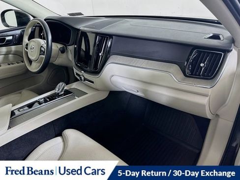 Used 2023 Volvo XC60 B5 Ultimate w/ Climate Package image 32