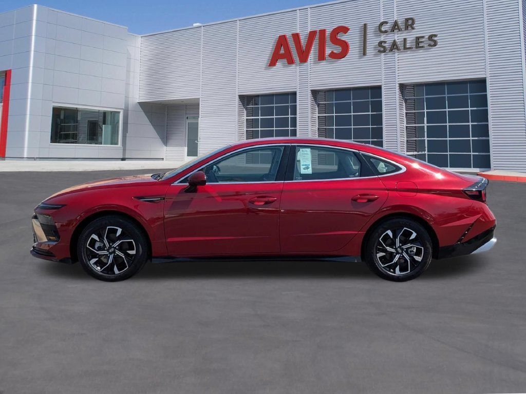 Used 2025 Hyundai Sonata SEL FWD image 8