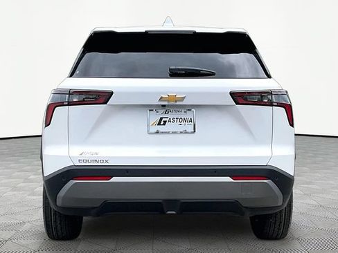 New 2026 Chevrolet Equinox LT FWD image 5