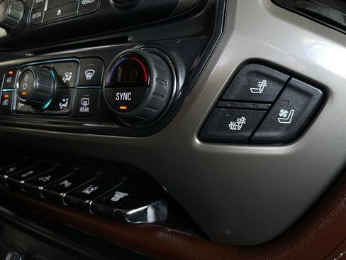 Used 2018 Chevrolet Silverado 3500 High Country image 32