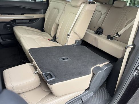Used 2024 Ford Expedition Max Limited image 22