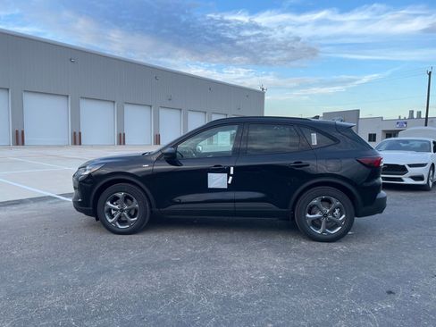 New 2026 Ford Escape ST-Line w/ Tech Pack #1 FWD image 2