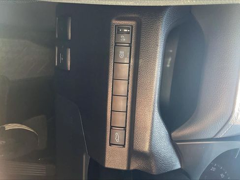 Used 2024 Toyota RAV4 XLE w/ Convenience Package FWD image 33
