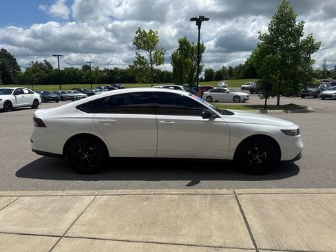 Used 2025 Honda Accord SE image 5