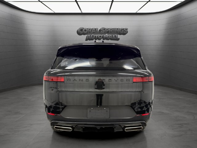 Used 2025 Land Rover Range Rover Sport SE AWD/4WD image 6