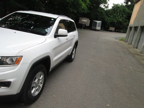 Used 2016 Jeep Grand Cherokee Laredo w/ Quick Order Package 23E AWD/4WD image 7