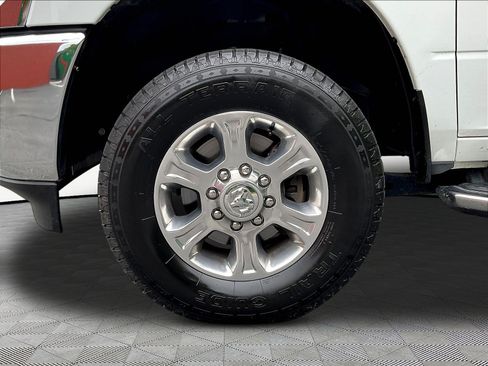 Used 2024 RAM 2500 Big Horn AWD/4WD image 32