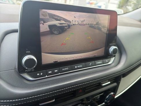 Certified 2021 Nissan Rogue S image 15