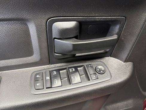 Used 2018 RAM 1500 Express w/ Express Value Package image 19