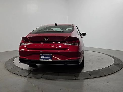 Certified 2022 Hyundai Elantra SEL FWD image 4