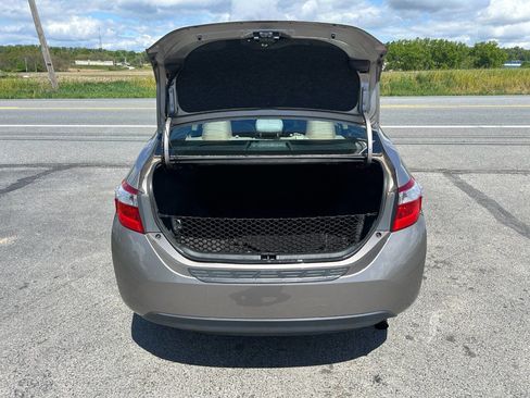 Used 2014 Toyota Corolla LE FWD image 12