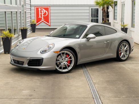 Used 2018 Porsche 911 Carrera S RWD image 2