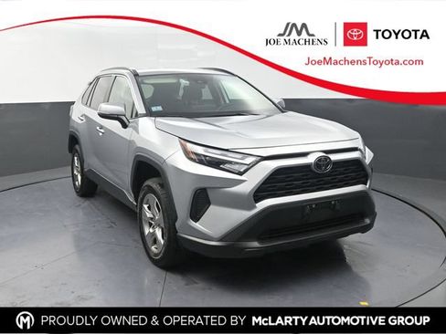 Used 2025 Toyota RAV4 XLE AWD/4WD image 1