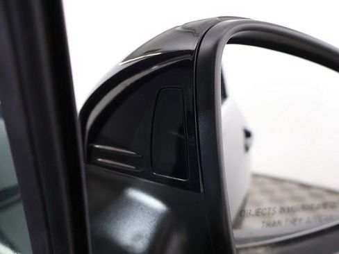 Used 2020 Volkswagen Tiguan SE image 35