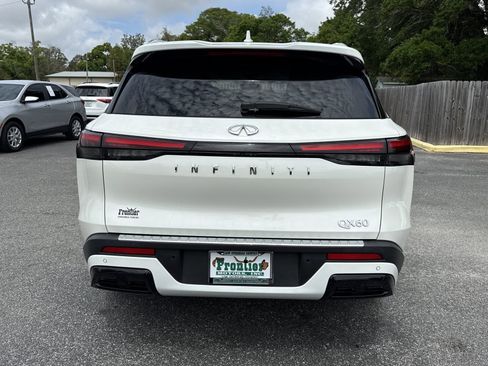 Used 2023 INFINITI QX60 Luxe w/ Cargo Package FWD image 4