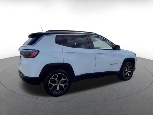 Used 2025 Jeep Compass Limited image 14