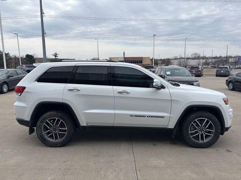 Used 2022 Jeep Grand Cherokee Limited image 4