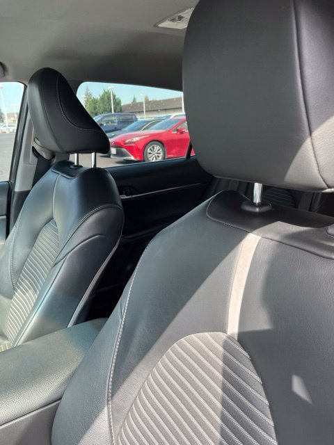 Used 2020 Toyota Camry SE w/ Carpet Mat Package FWD image 5