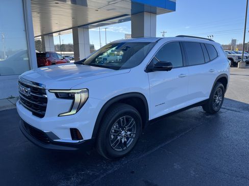 Used 2025 GMC Acadia Elevation image 1