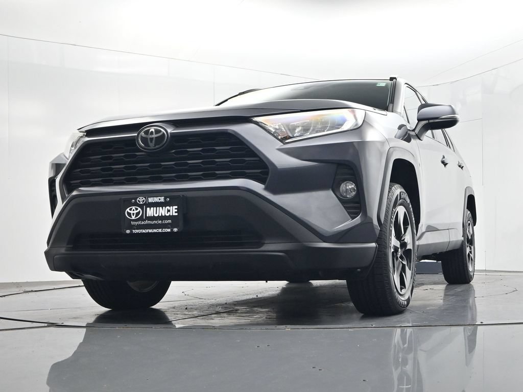Used 2021 Toyota RAV4 XLE AWD/4WD image 32