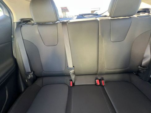 Used 2025 Buick Encore GX Preferred image 38