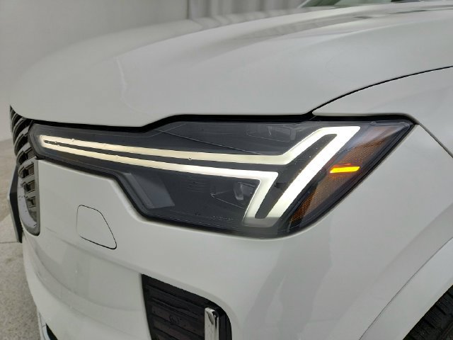 New 2025 Volvo XC90 B6 Core w/ Climate Package AWD/4WD image 28