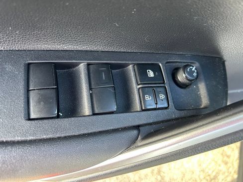 Used 2023 Toyota Corolla Cross L FWD image 17