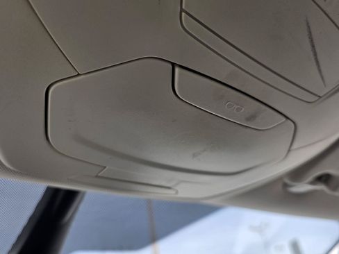 Used 2018 Ford C-MAX Titanium FWD image 23