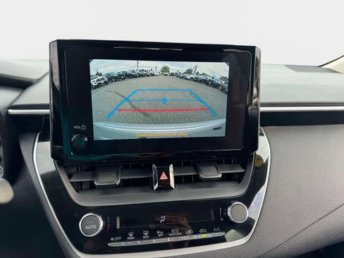 Used 2024 Toyota Corolla LE image 19