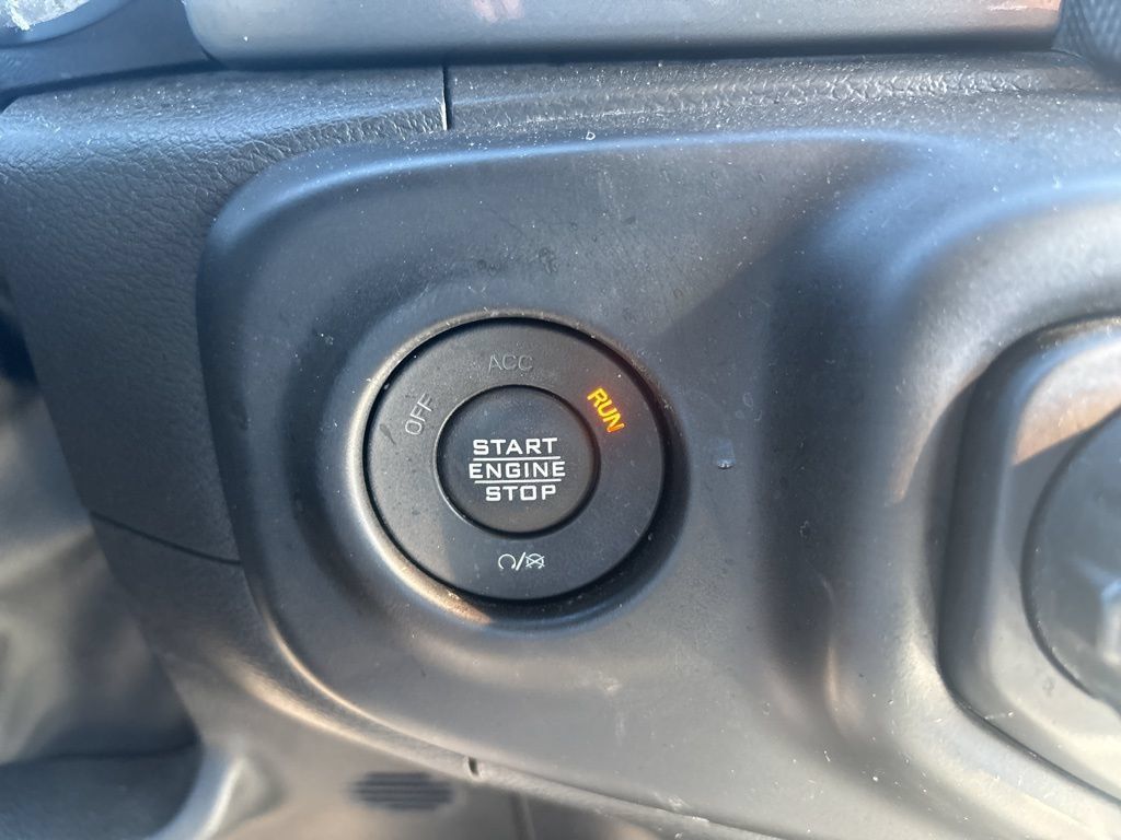 Used 2022 Jeep Wrangler Unlimited Sahara w/ LED Lighting Group AWD/4WD image 24