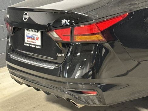 Used 2023 Nissan Altima 2.5 SV w/ SV Premium Package image 18