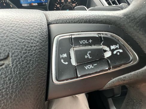 Used 2017 Ford Escape SE image 19