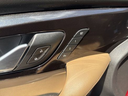 Used 2019 Chevrolet Blazer Premier w/ Sun and Wheels Package AWD/4WD image 16