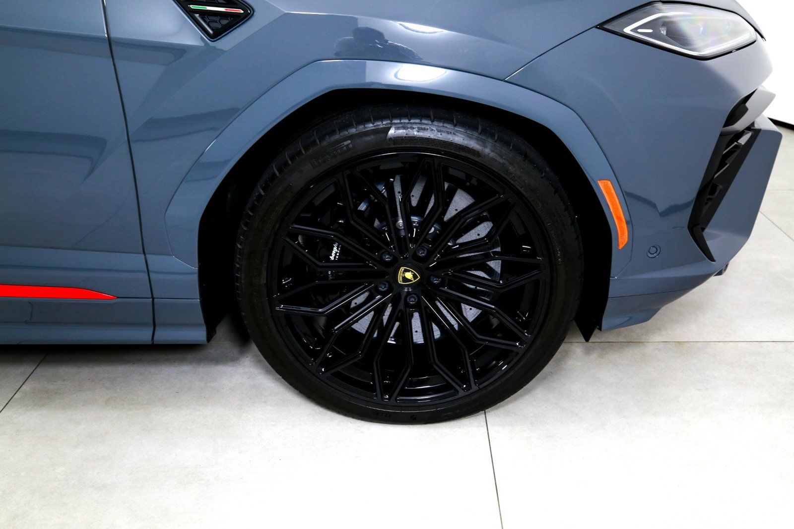 Used 2025 Lamborghini Urus S AWD/4WD image 37