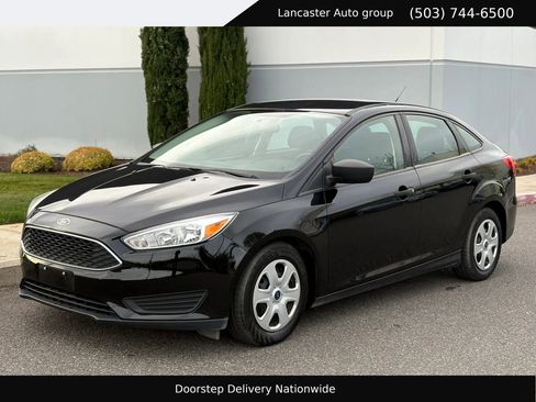 Used 2018 Ford Focus S image 1