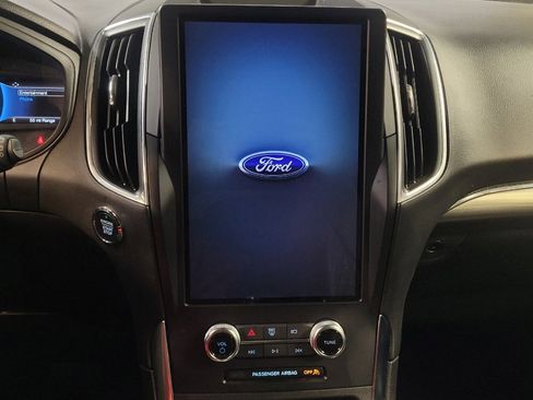 Used 2024 Ford Edge Titanium image 25