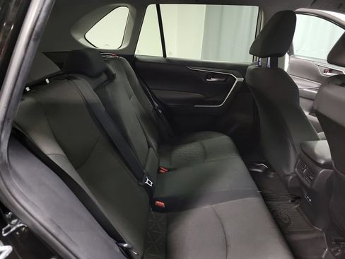 Used 2024 Toyota RAV4 XLE AWD/4WD image 31