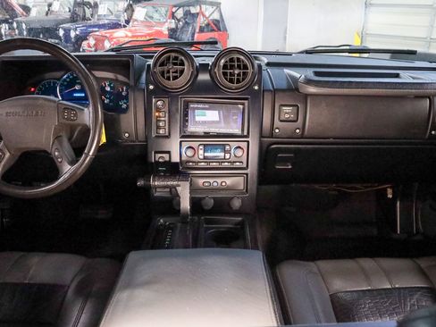 Used 2003 HUMMER H2 w/ Preferred Equipment Group AWD/4WD image 10