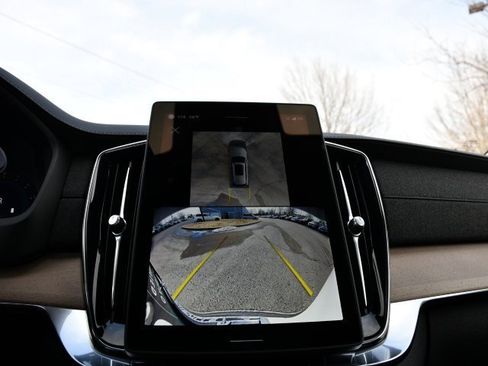 Certified 2025 Volvo XC90 B6 Plus image 14