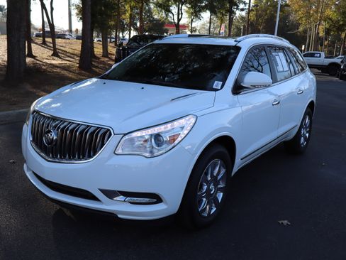 Used 2017 Buick Enclave Leather image 5