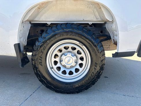 Used 2022 Chevrolet Silverado 1500 W/T w/ WT Value Package AWD/4WD image 8