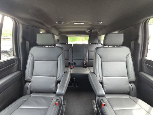 Used 2024 GMC Yukon XL Denali w/ Advanced Technology Package image 22
