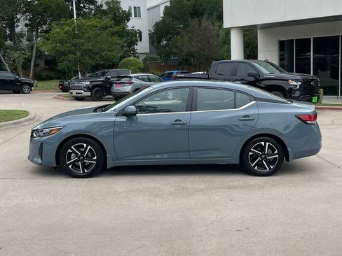Used 2024 Nissan Sentra SV FWD image 3